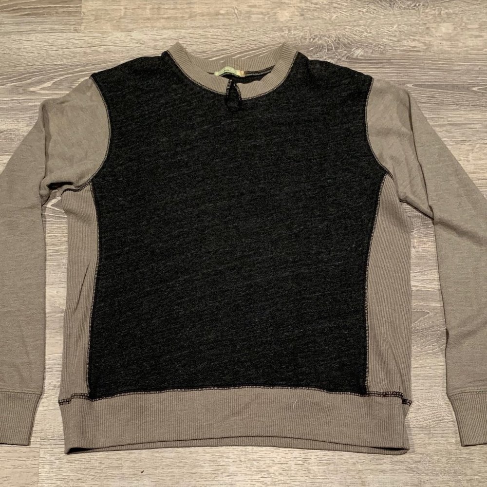 Alternative medium sweater black and gray